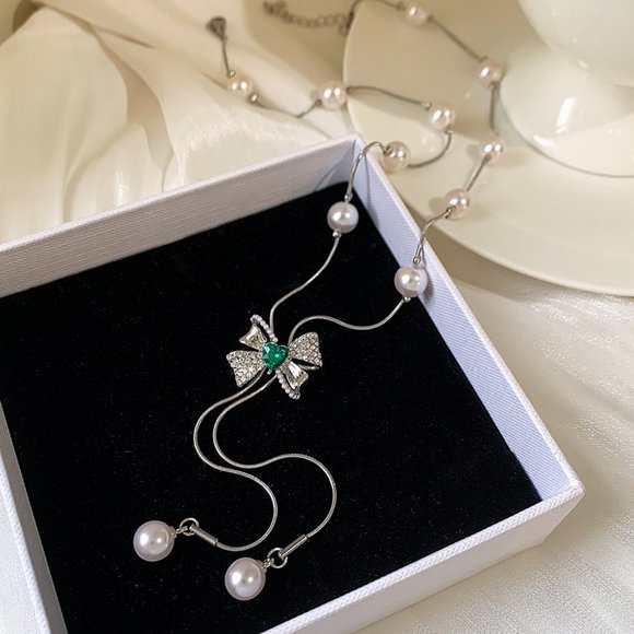 GOLICC Zircon Butterfly Pearl Necklace - Picture 4 of 11